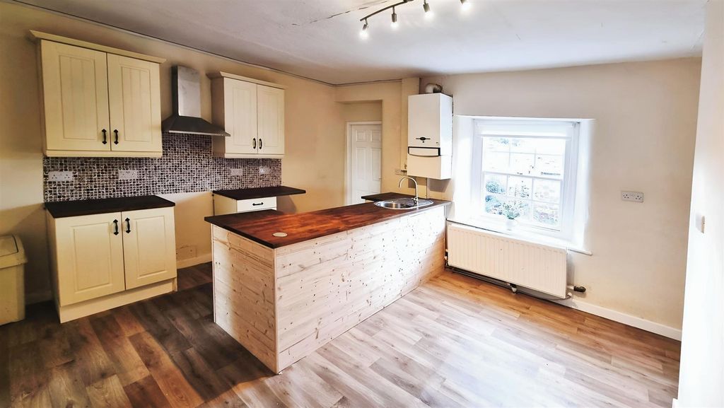 Property photo 2 of 16 89d1c8c8-Evsgchj1Hkobb3-Whq8Vbg.Jpg