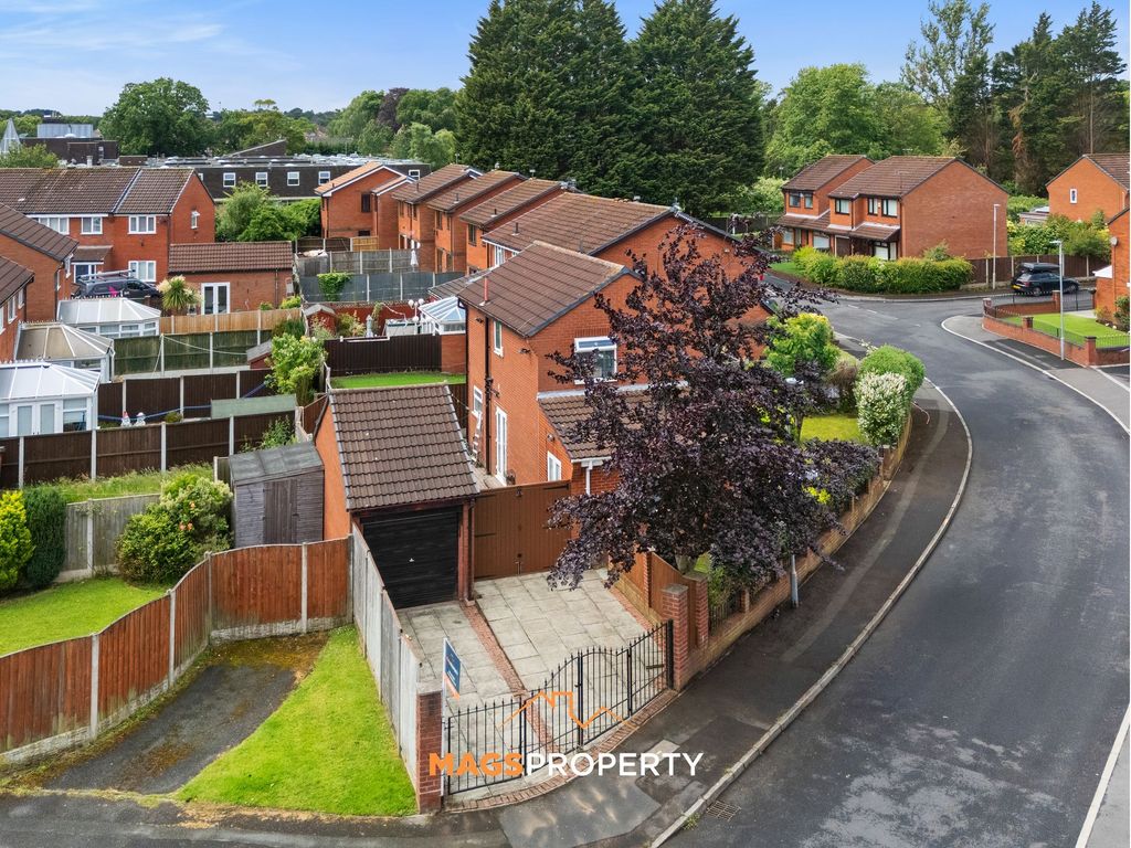 Property photo 2 of 31