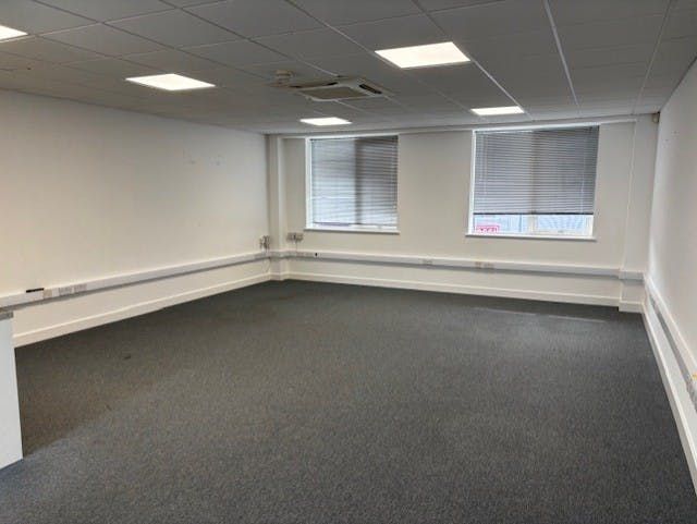 Property photo 2 of 4 Thumbnail_Img_1208.Jpg