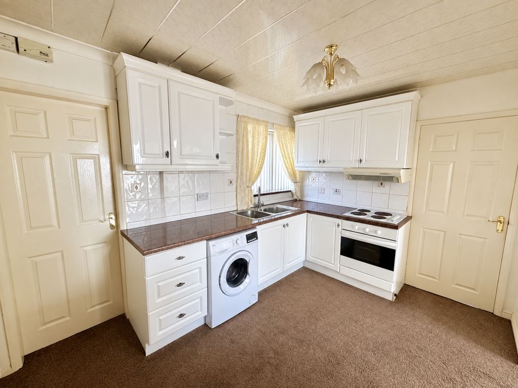 Property photo 3 of 8 2