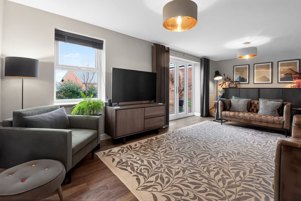 Property photo 2 of 20 Living Room