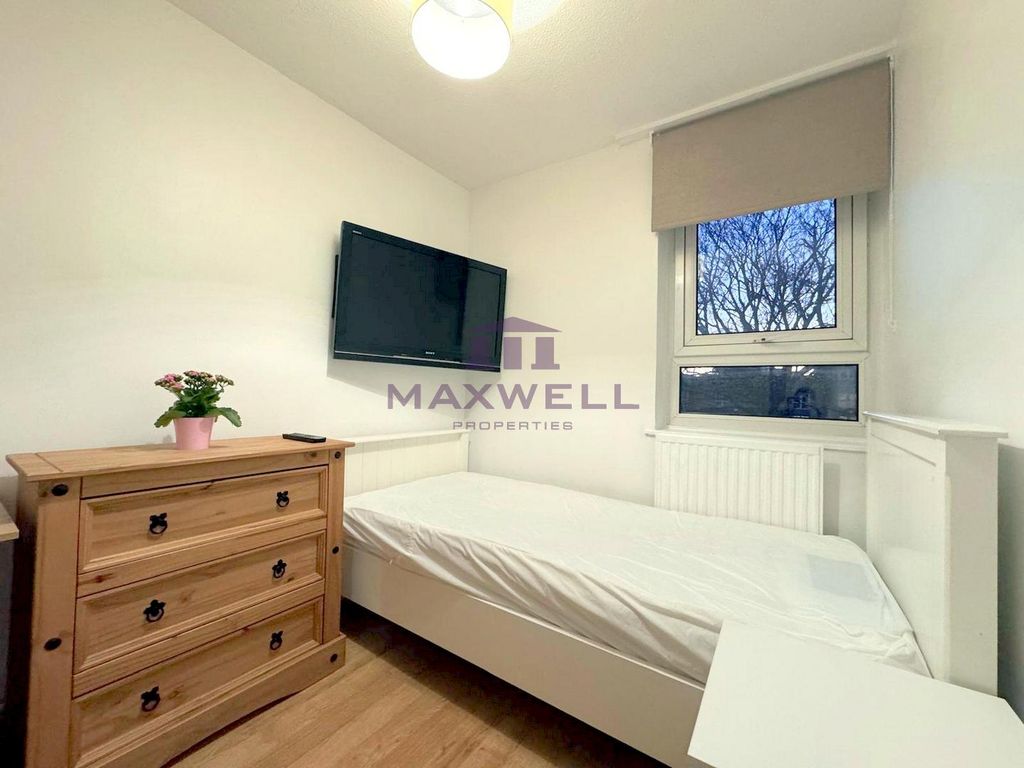 Property photo 3 of 10 Single Room For Rent, E14