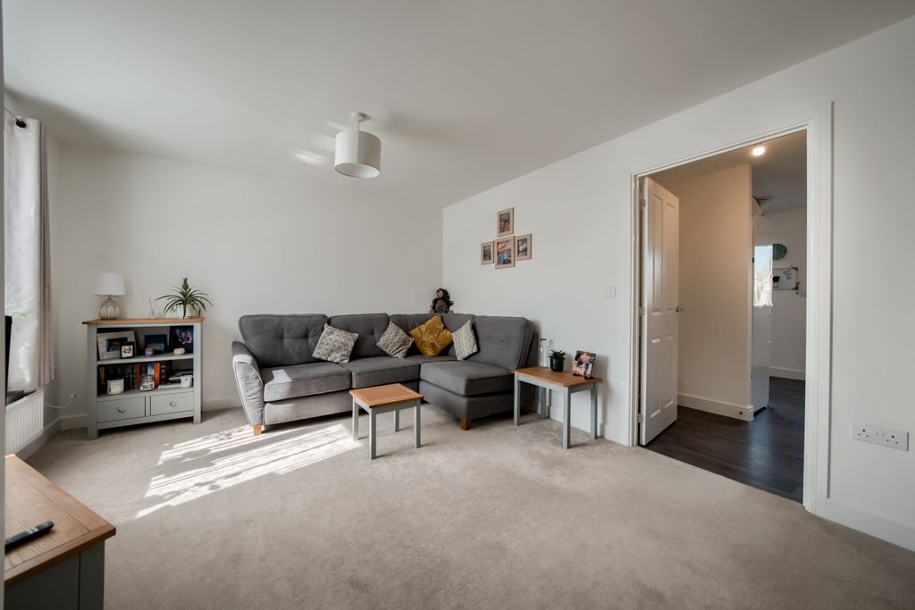 Property photo 2 of 17 Xt5A4828-Hdr(3)