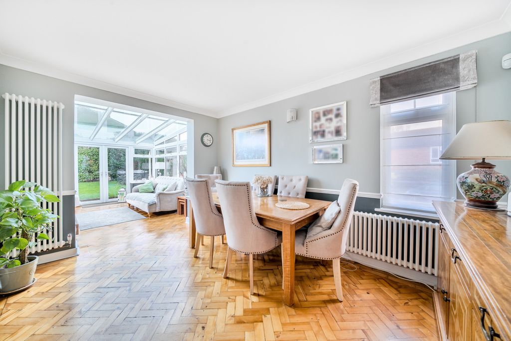 Property photo 2 of 21 1397365-8-6965249...