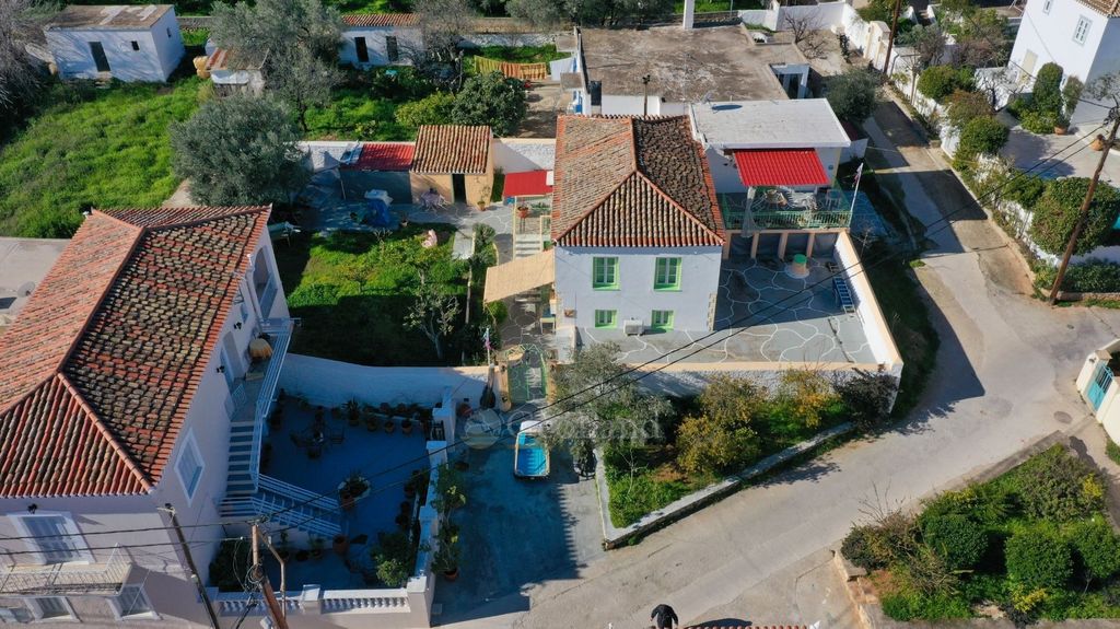 Property photo 2 of 44