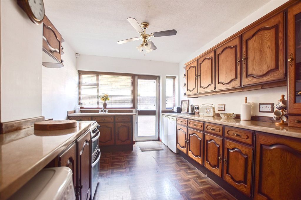 Property photo 3 of 14 Kitchen