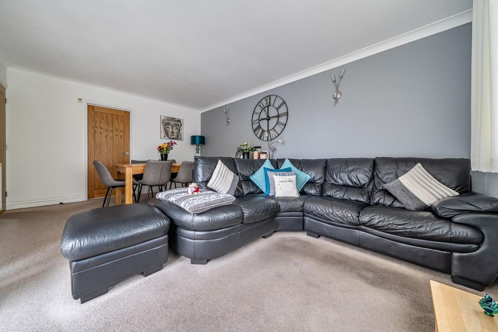 Property photo 2 of 18 Sapphire 13.Jpg