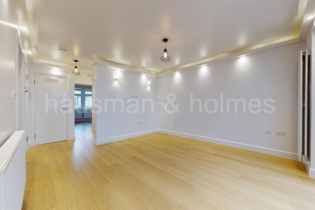 Property photo 2 of 19 W05.Jpg