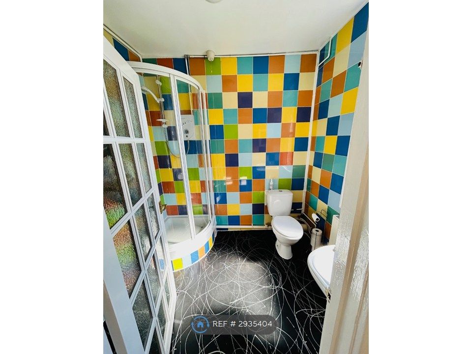 Property photo 3 of 35 Upstairs Bathroom