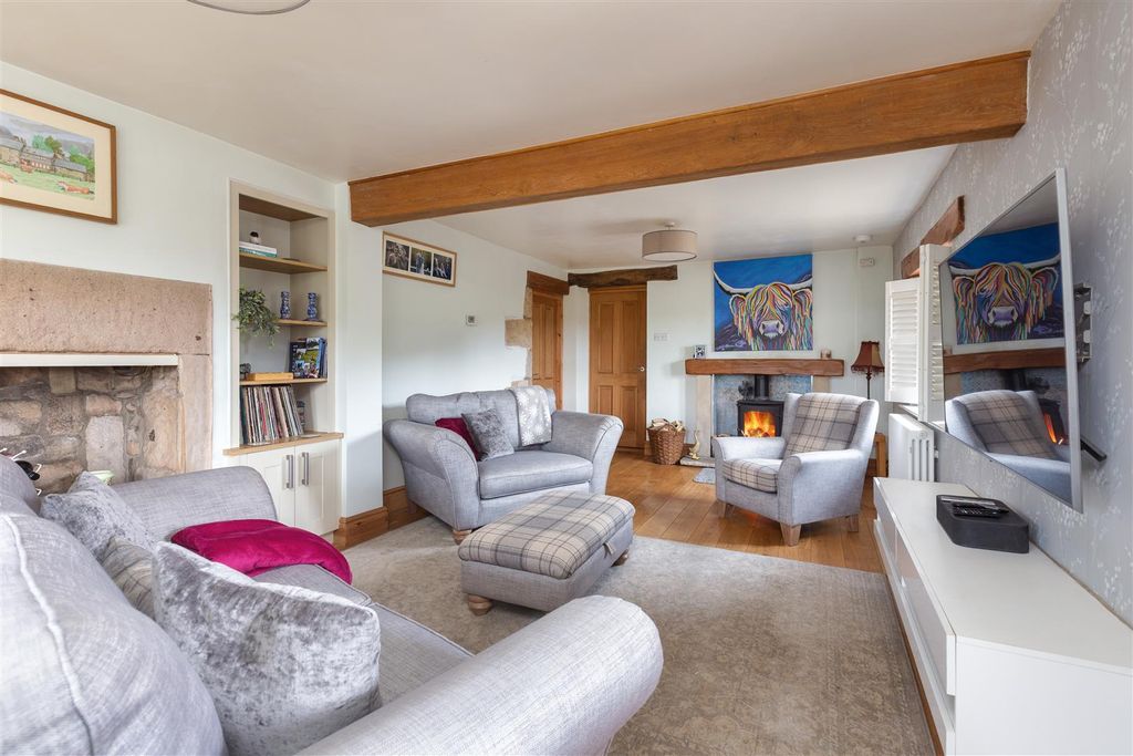 Property photo 2 of 25