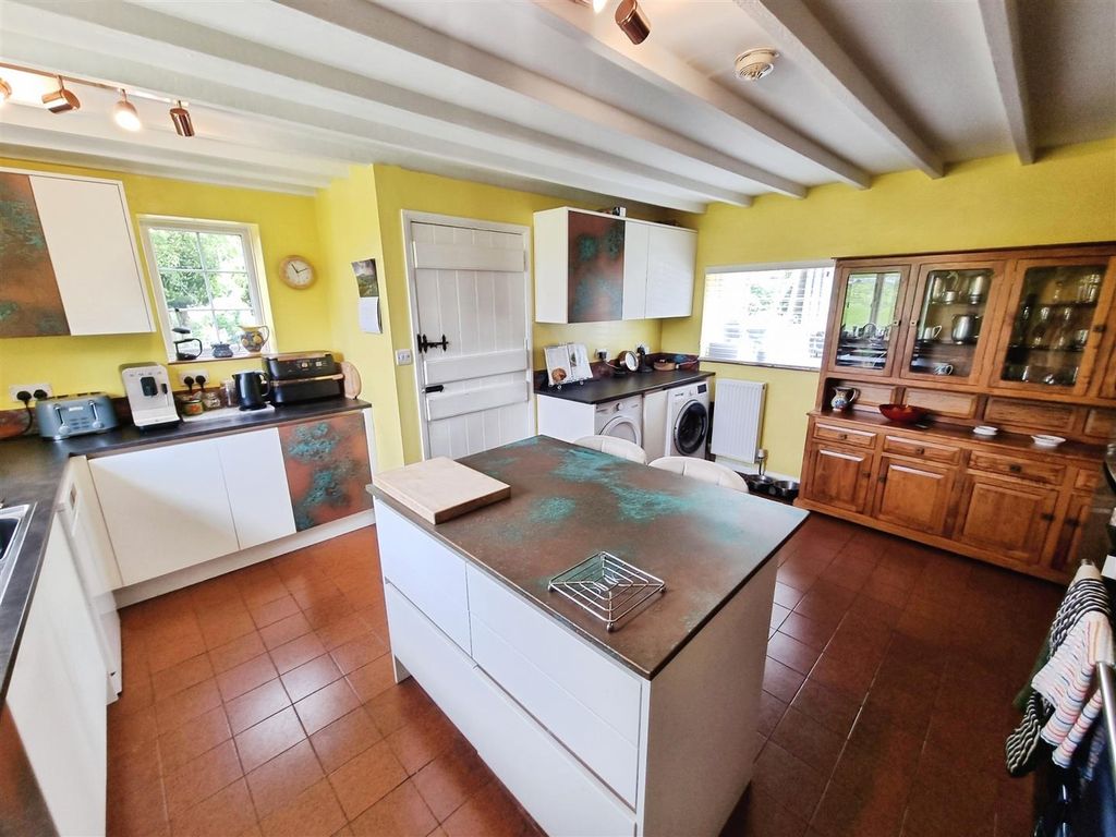 Property photo 3 of 34 Fe70378c-Image0014.Jpg
