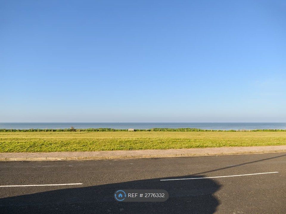 Property photo 2 of 34 Front Sea View