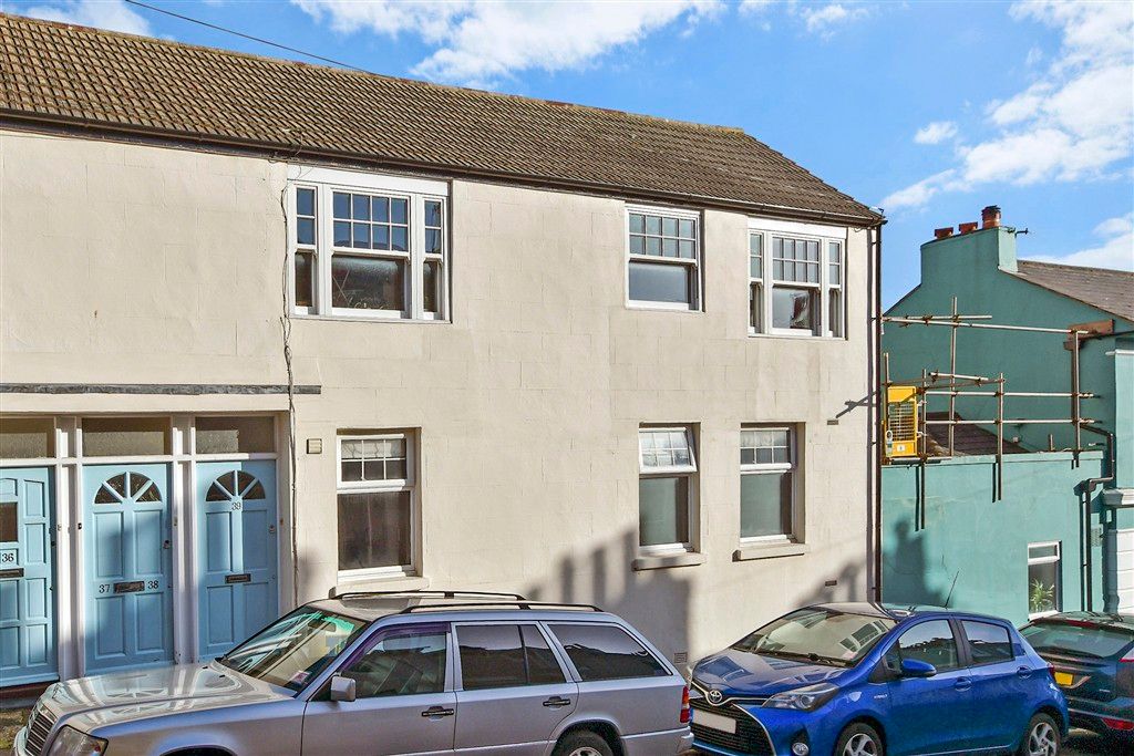 Property photo 1 of 8 External (Web)