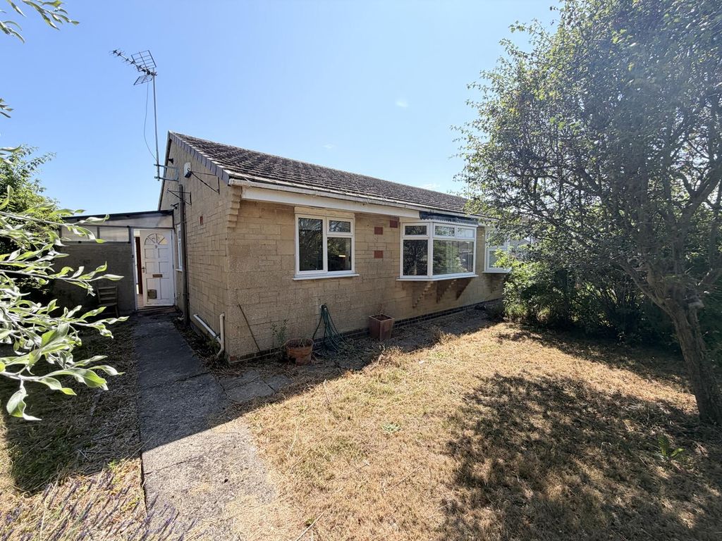 Property photo 1 of 9 Front (Exterior)