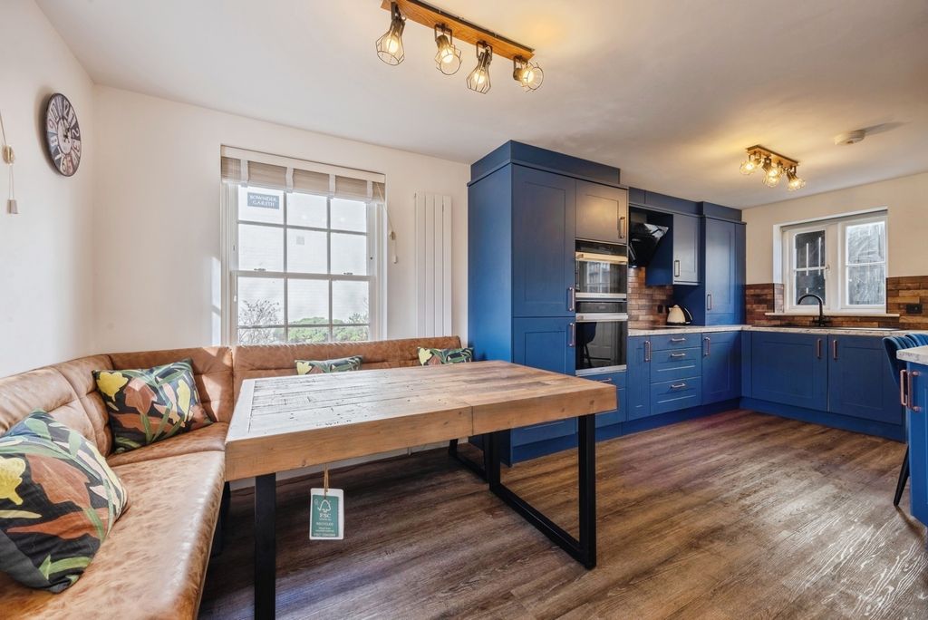 Property photo 3 of 25 Kitchen/Diner