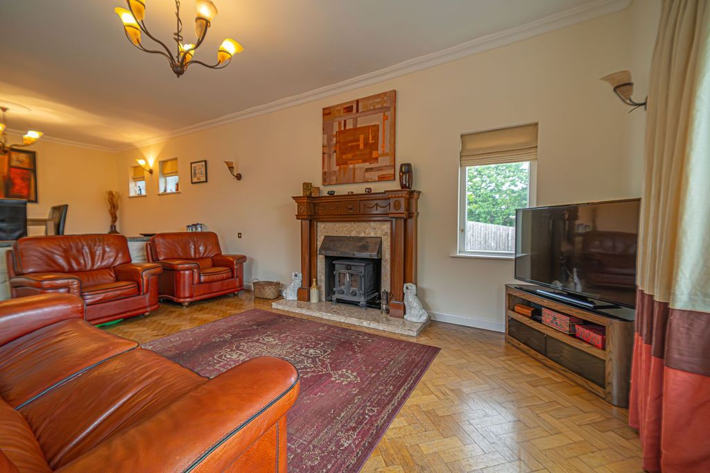Property photo 3 of 51