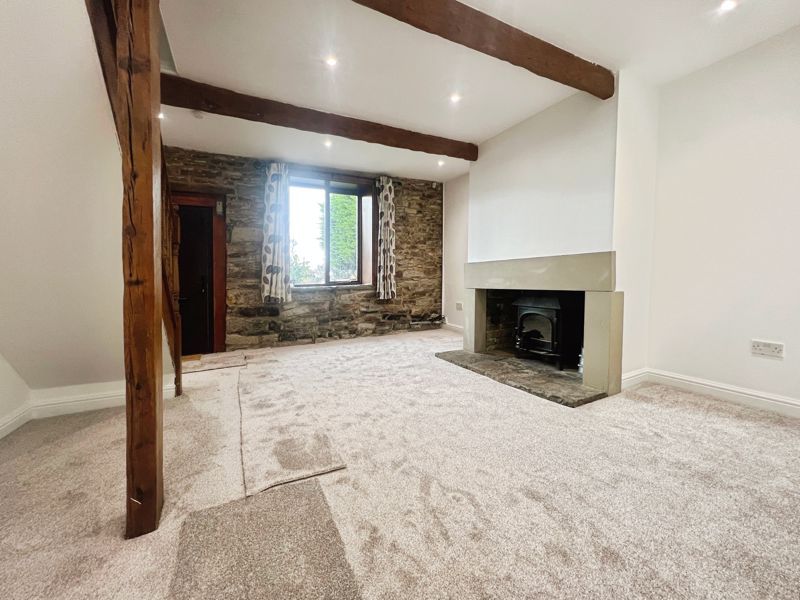 Property photo 3 of 13 Lounge