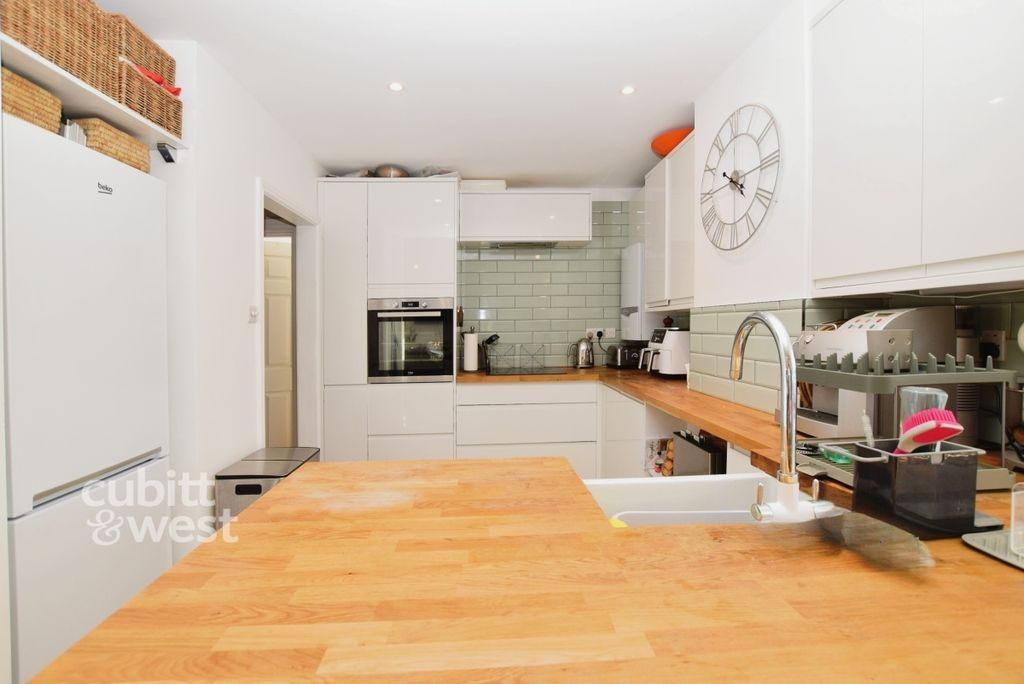 Property photo 2 of 14 Editedimage-05c1B...