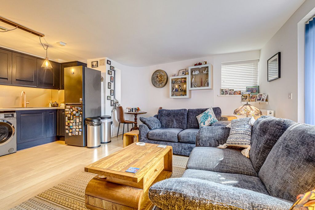 Property photo 3 of 22