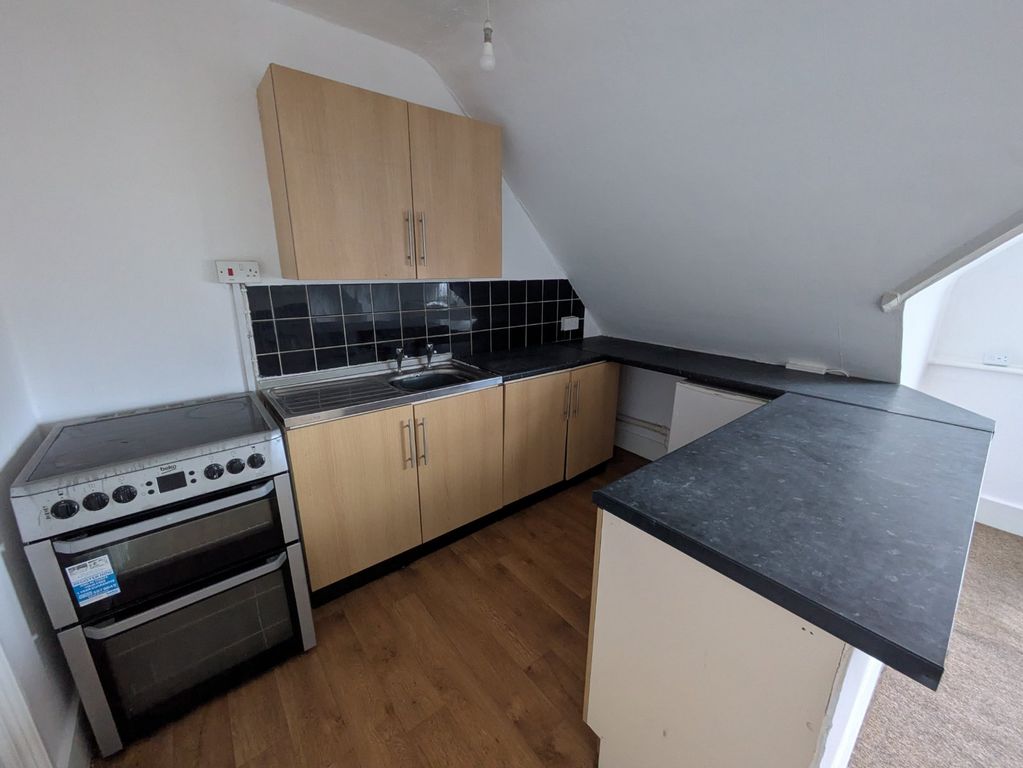 Property photo 3 of 8 Picture No. 11