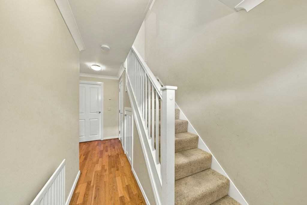 Property photo 2 of 26 Hallway