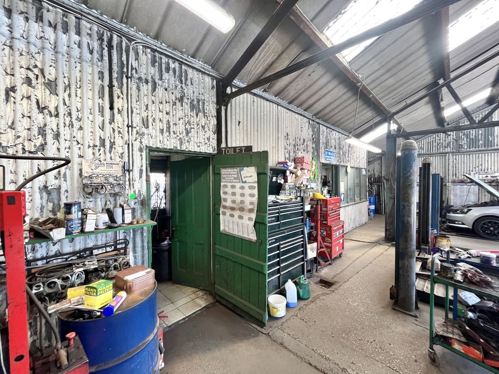 Property photo 3 of 13