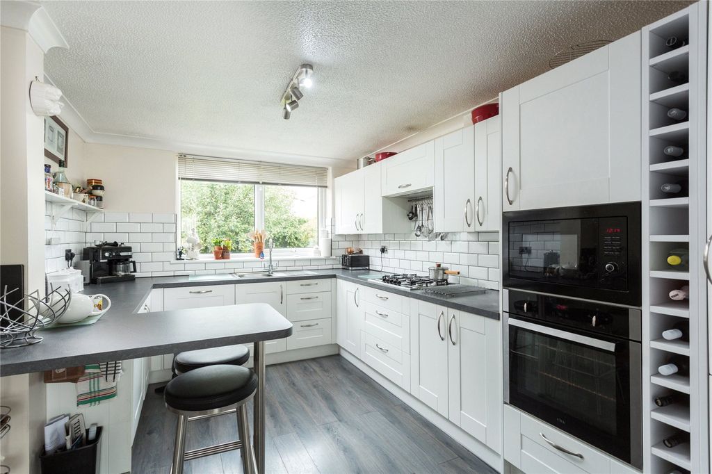 Property photo 2 of 18 Photo