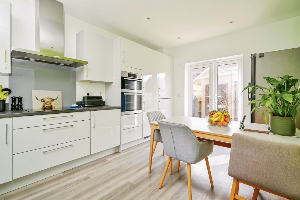 Property photo 2 of 21