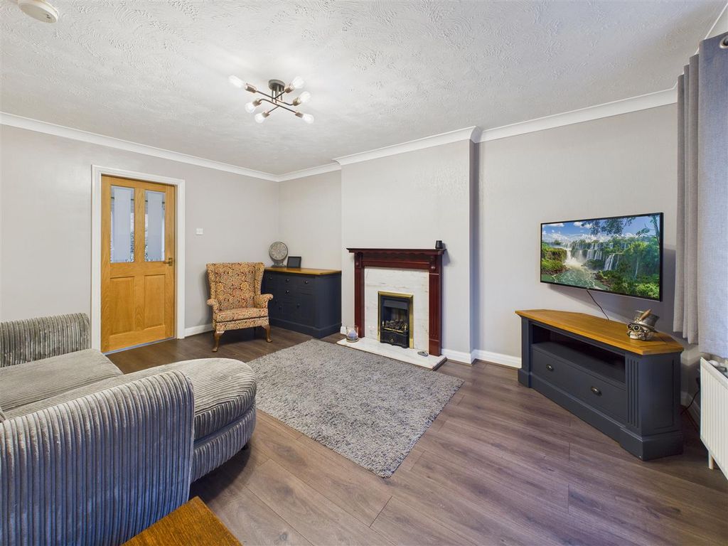 Property photo 2 of 15 Lounge