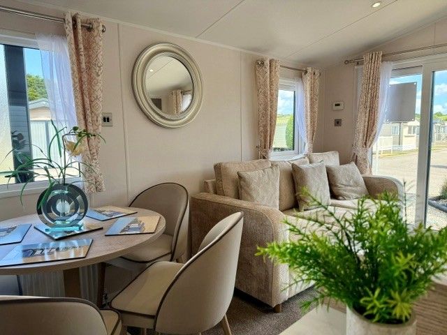Property photo 2 of 7 Willerby Windbreak 2027 Car0065716 147876585.Jpeg
