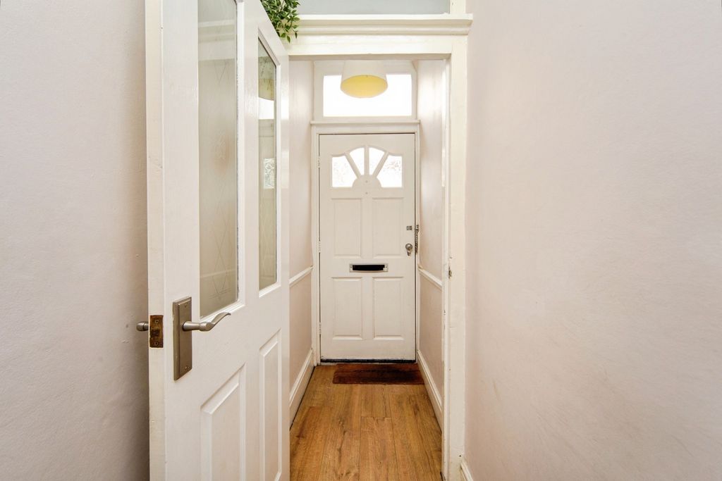 Property photo 3 of 29 Pbox-Img.Jpg