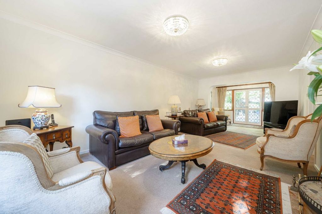 Property photo 3 of 10