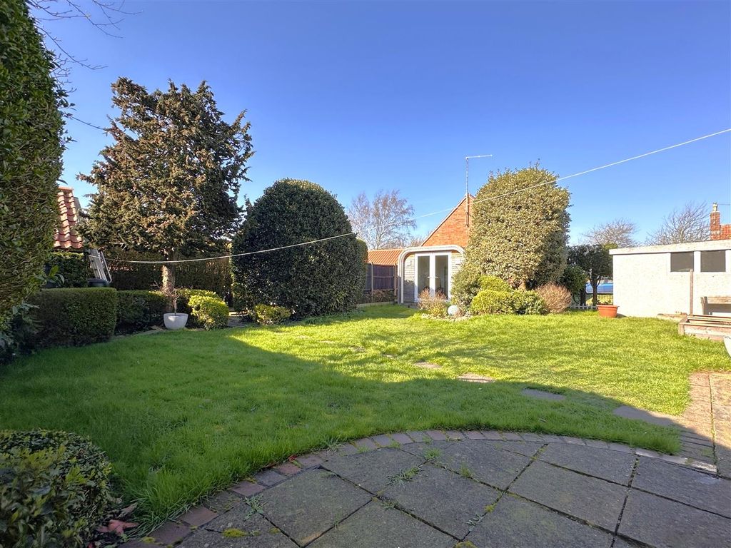 Property photo 3 of 22 Lovely Private Garden 150