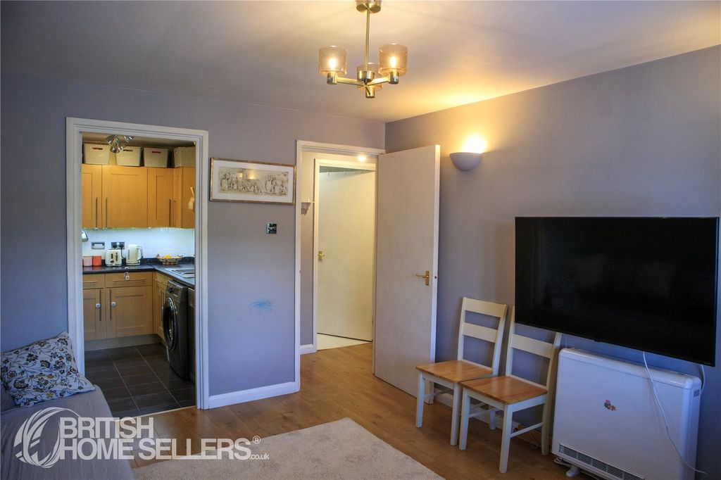 Property photo 3 of 8 Picture No. 10