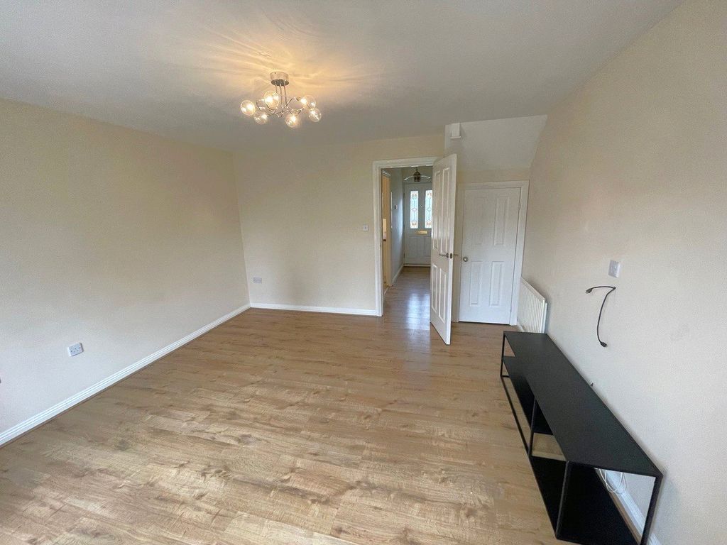 Property photo 3 of 16 Picture No. 22