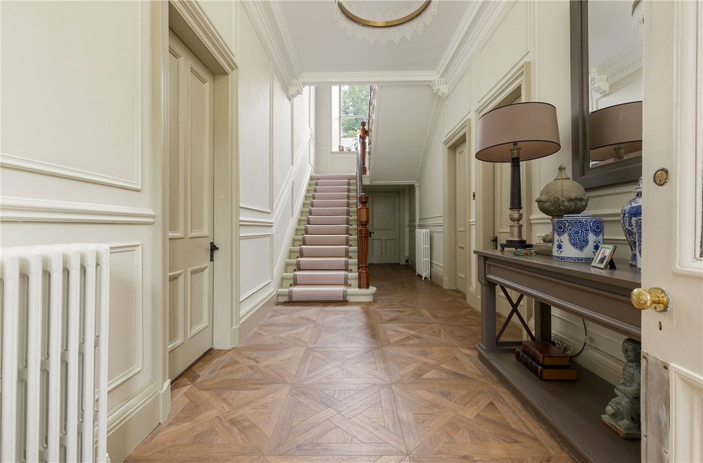 Property photo 2 of 26 Entryway