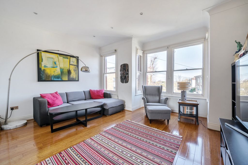 Property photo 2 of 13 1419119-10-699Eee...