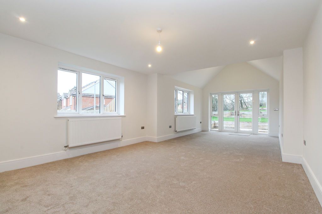 Property photo 2 of 25 Lounge/Diner