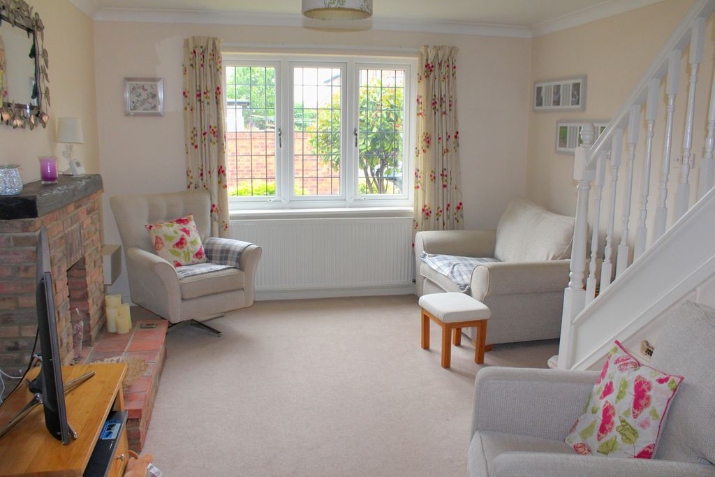 Property photo 2 of 12