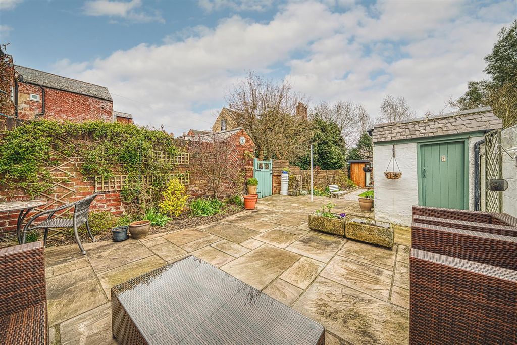 Property photo 2 of 23 Albert 10.Jpg