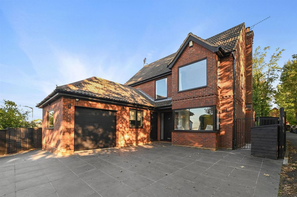 Property photo 2 of 22