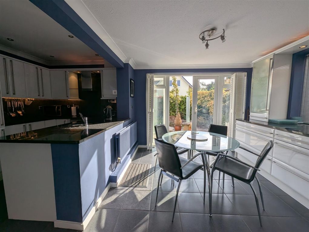 Property photo 2 of 15 Kitchen