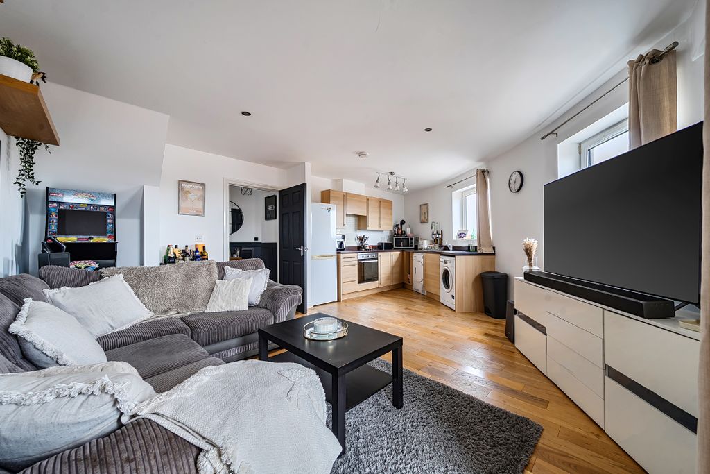 Property photo 2 of 19 14172051069959c991Db39