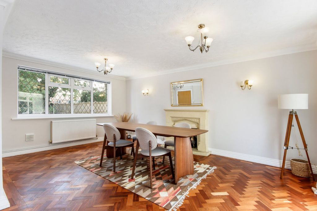 Property photo 2 of 16 Dining Room
