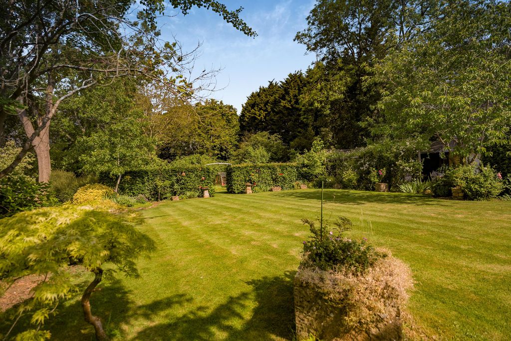 Property photo 3 of 38