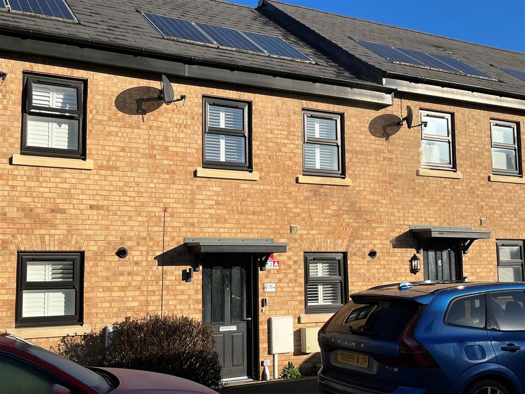 Property photo 1 of 9 Front.Jpg