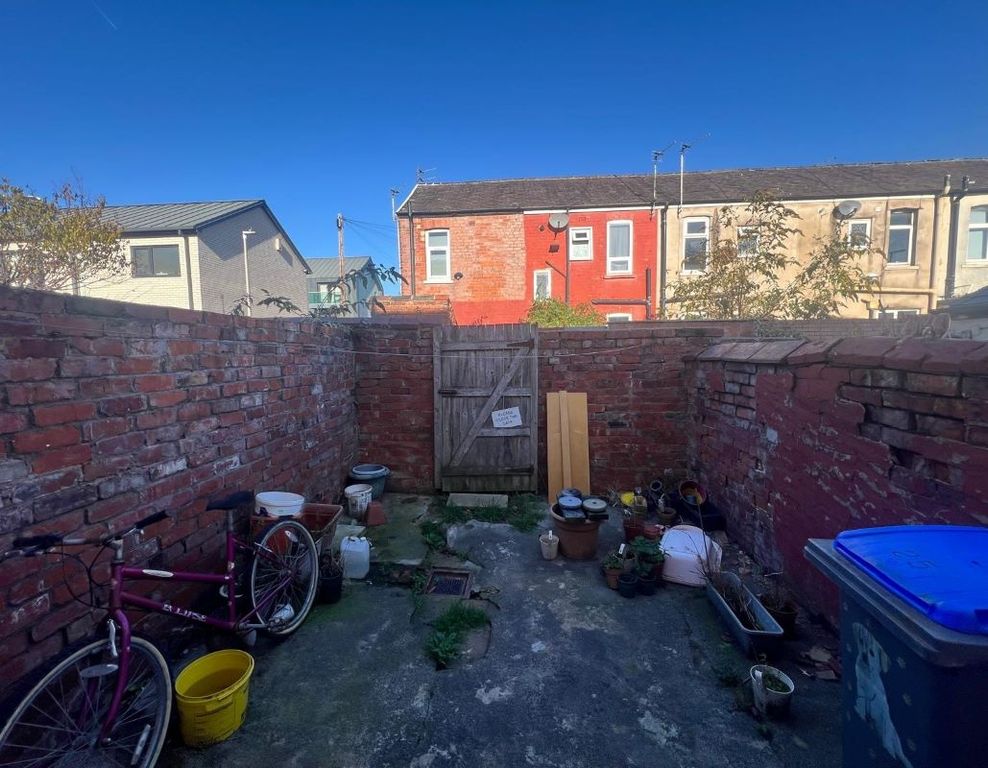 Property photo 2 of 3