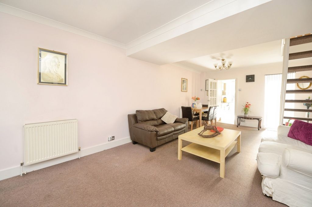 Property photo 3 of 16 Photo