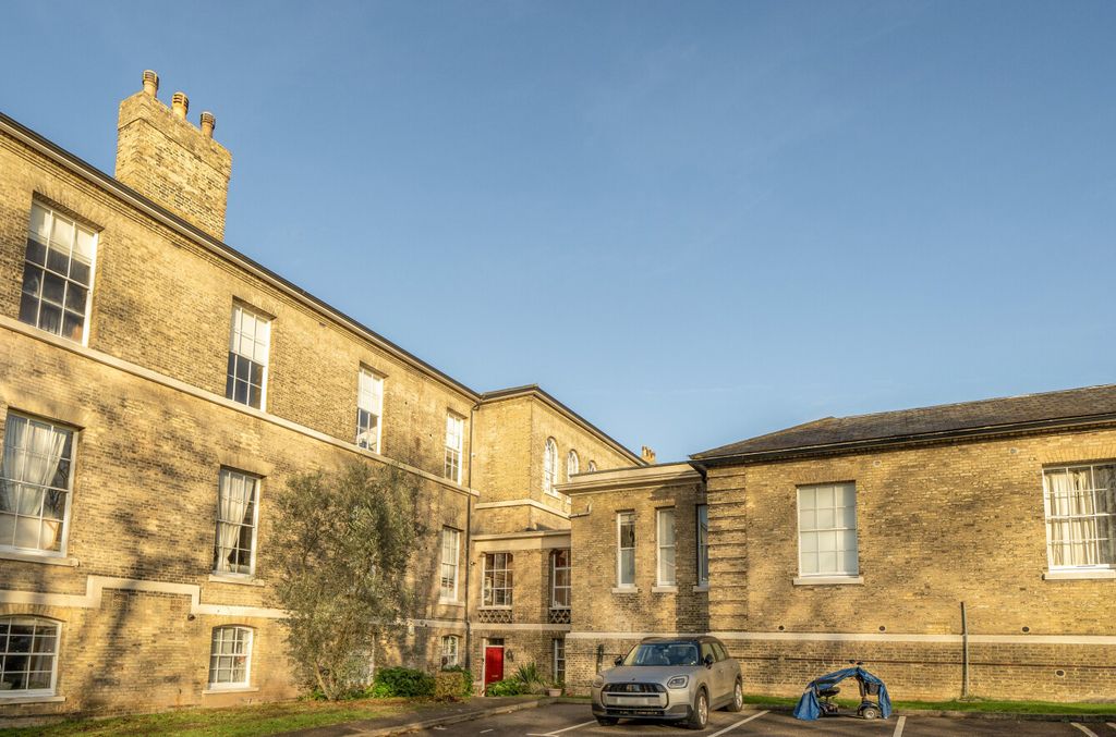 Property photo 1 of 19 1389038-15-693A99...