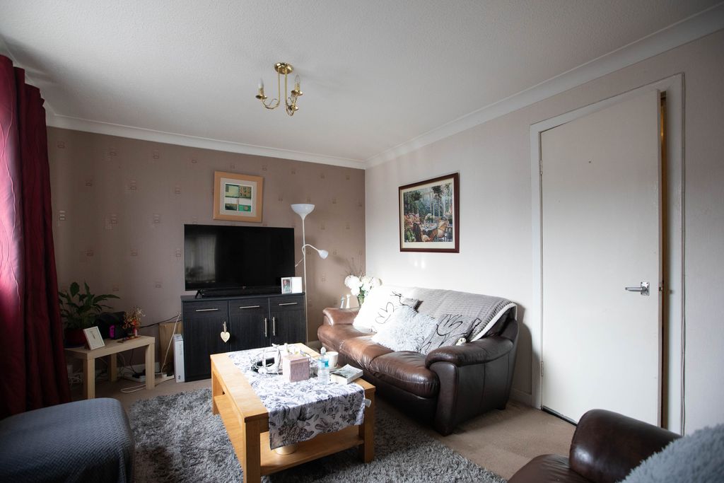 Property photo 3 of 33